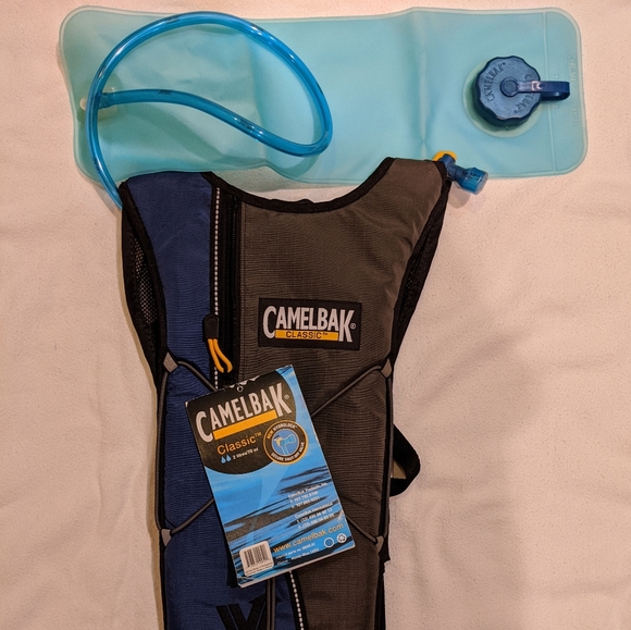 Camelbak 2 Litre Drink Delivery System - Picture 5 of 7